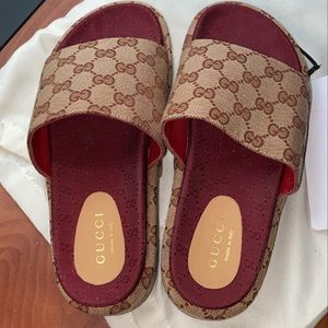 Gucci shoe size 7